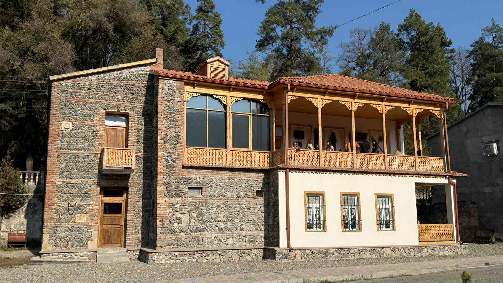 متحف ديليجان للفنون الشعبية