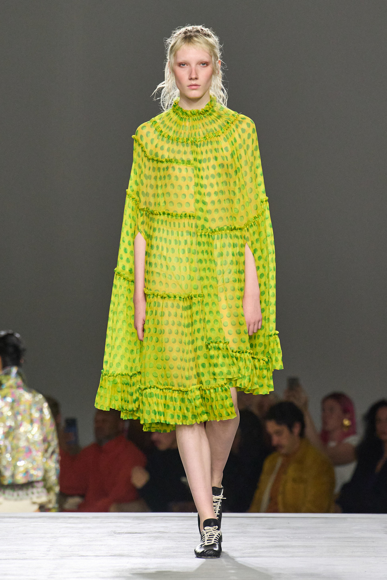مجموعة الأزياء الجاهزة من Dries Van Noten لربيع وصيف 2026