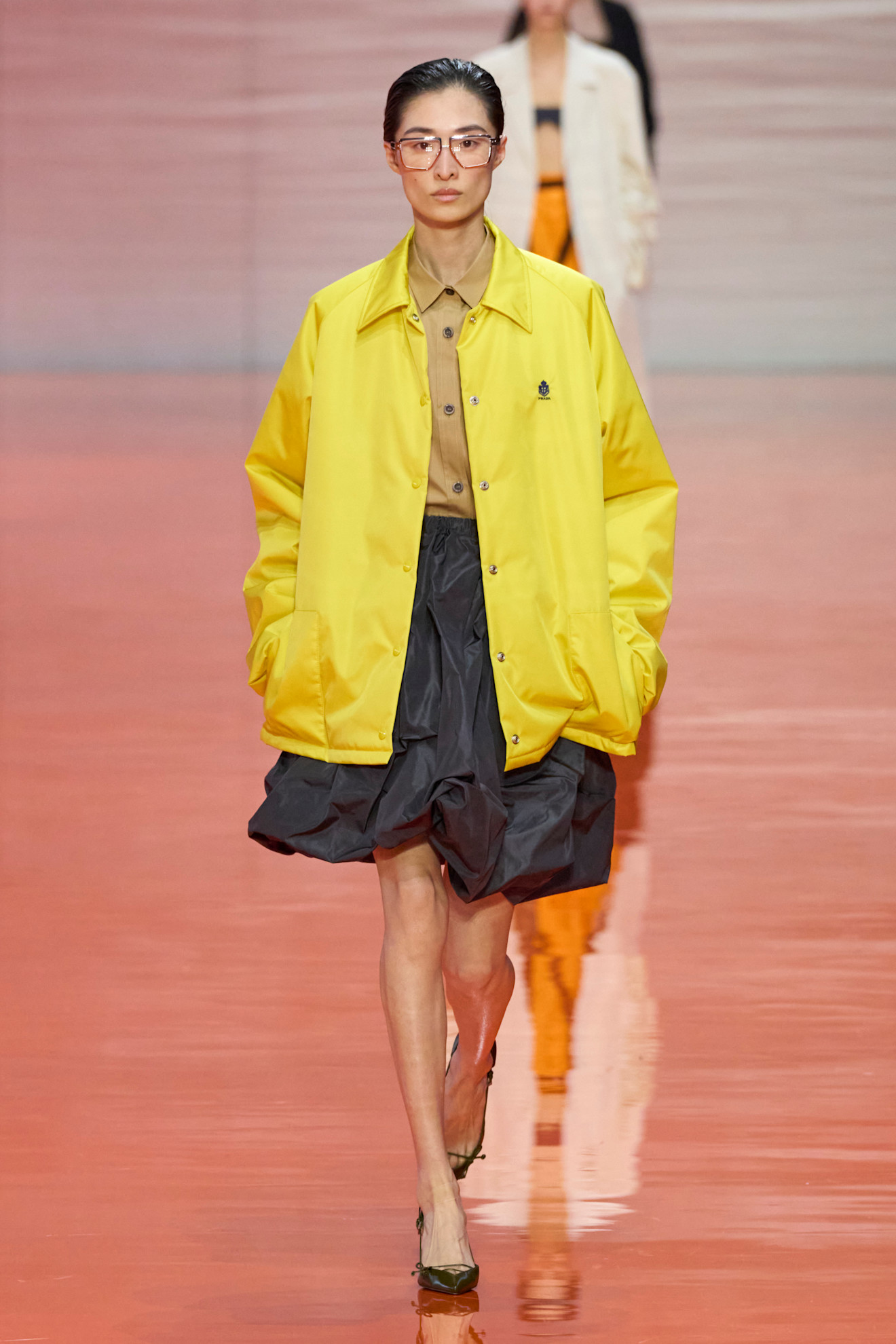 مجموعة الأزياء الجاهزة من Prada لربيع وصيف 2026