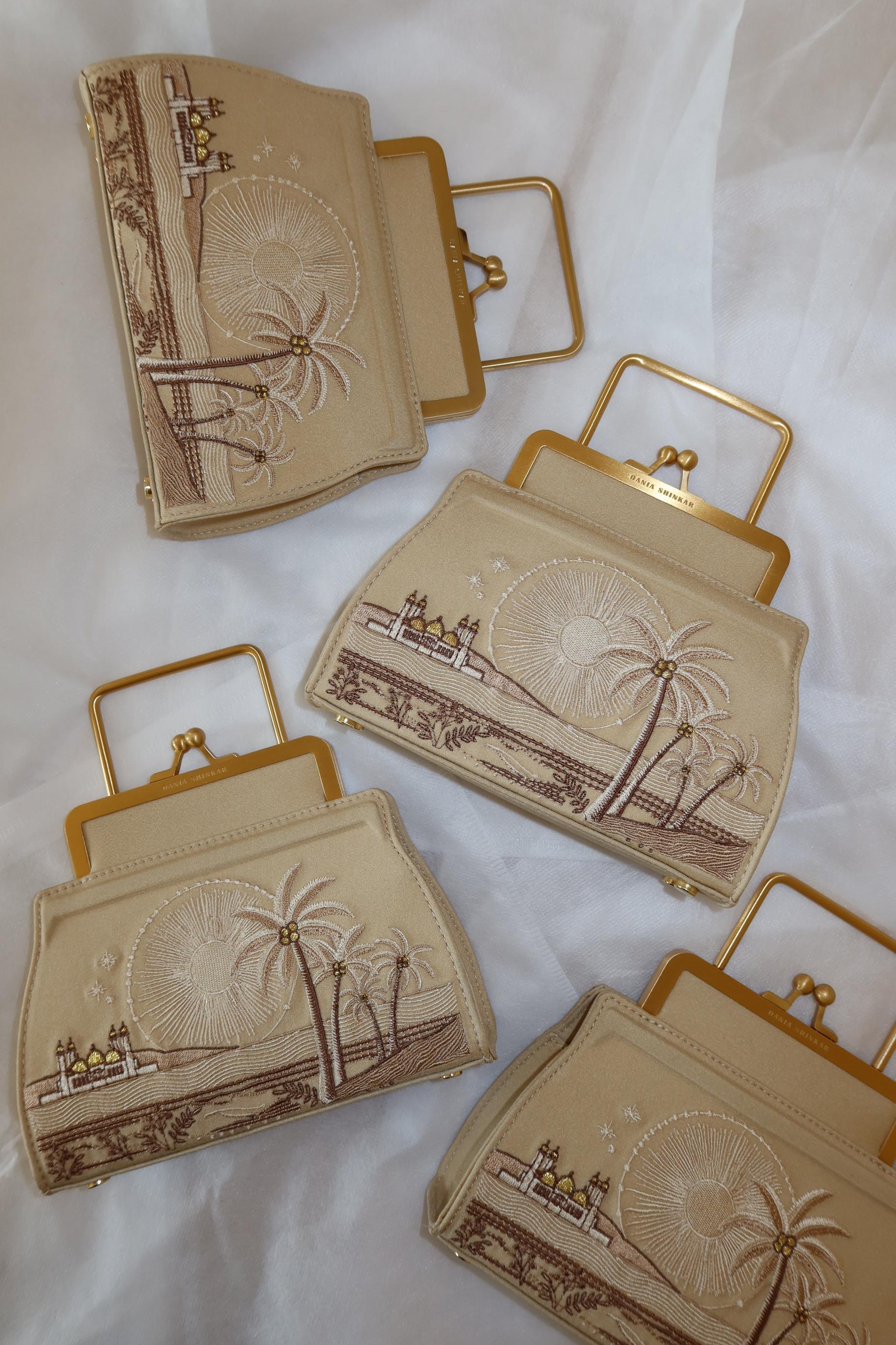 مجموعة دانيا شنكار من الحقائب المطرزة الجديدة