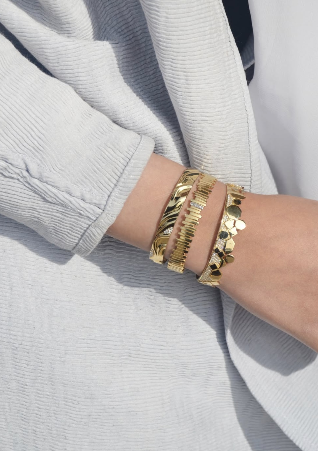 مجموعة من الأساور من تصميم AJ Jewelry-صورة٥