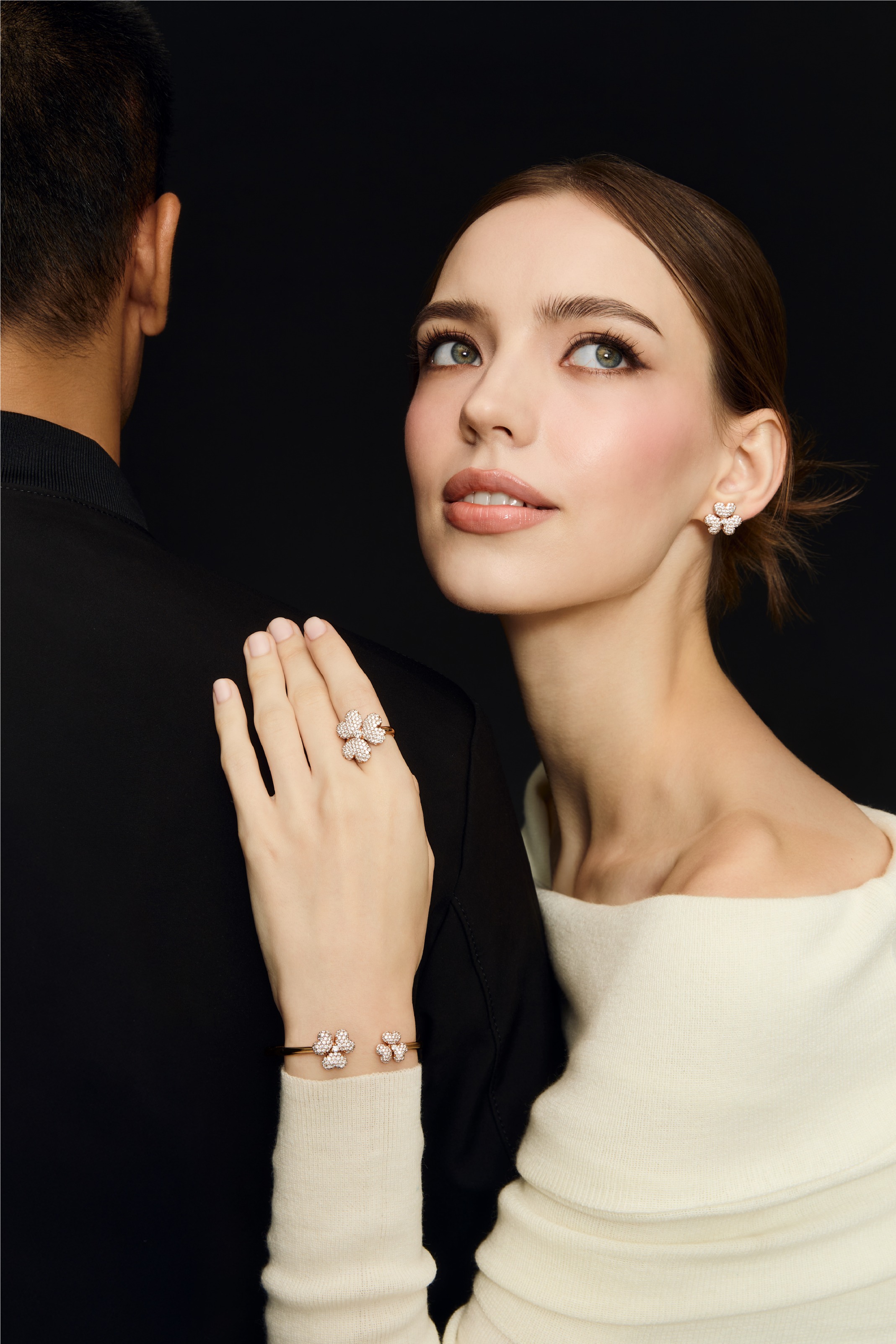 مجموعة Flower of Eternity من معوض تحتفي بالحب الأزلي 