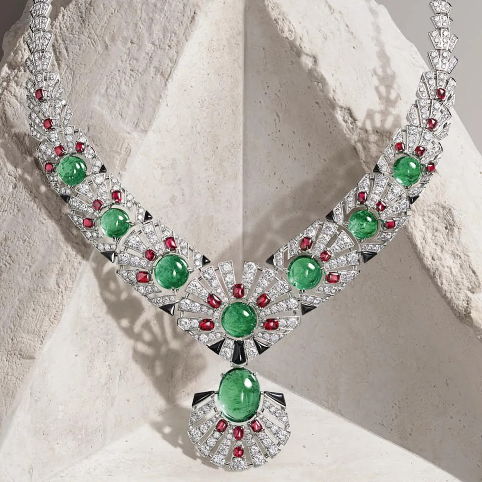 مجوهرات حجر الزمرد الفاخرة من Cartier