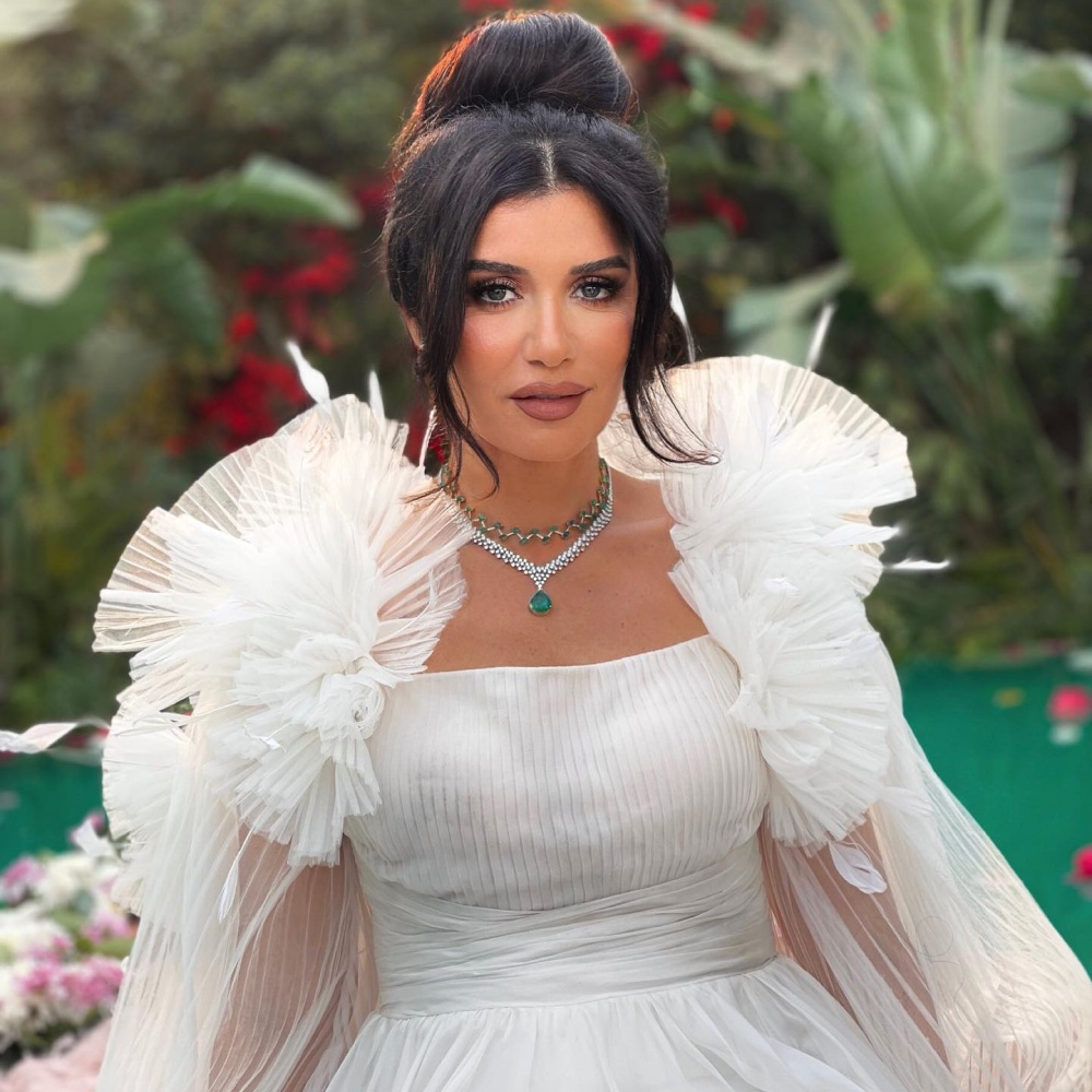 مجوهرات غادة عادل الراقية تسرق الأضواء