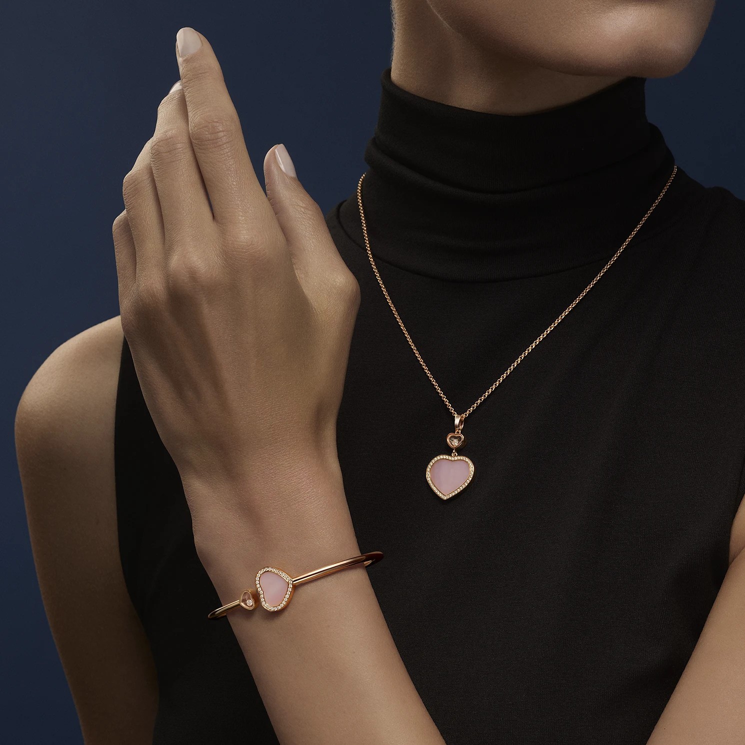 مجوهرات مرصعة بحجر الأوبال من  Chopard