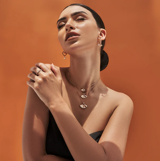 مجوهرات مرصعة بحجر الزمرد من  khayal