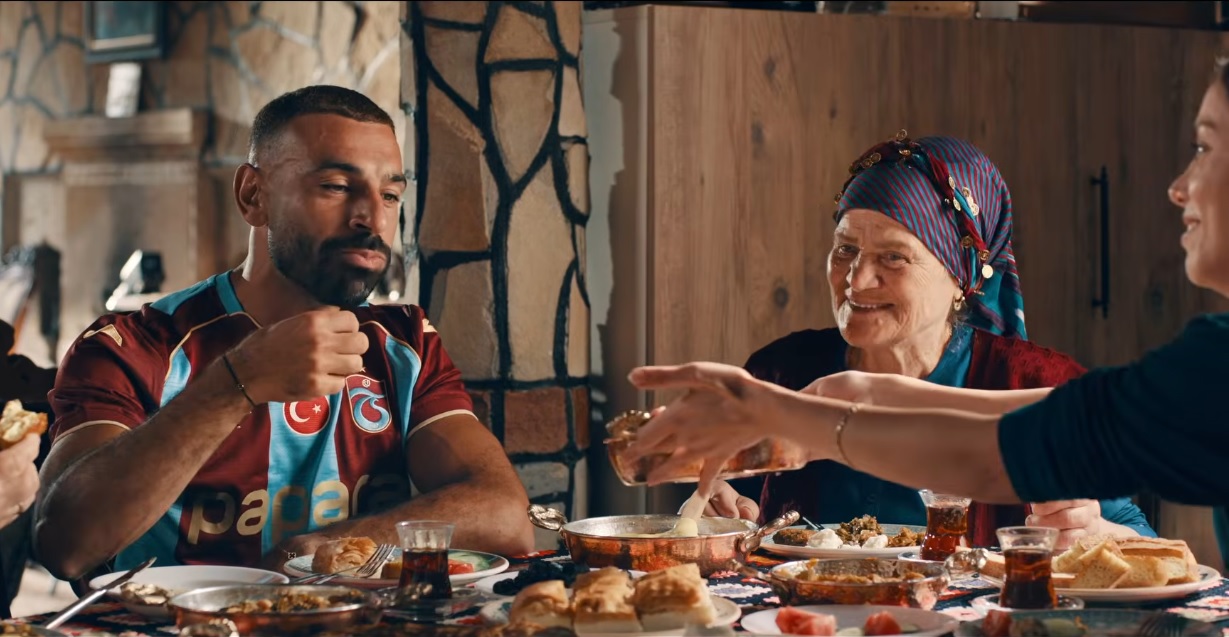 محمد صلاح يحظى باستقبال استثنائي في طرابزون