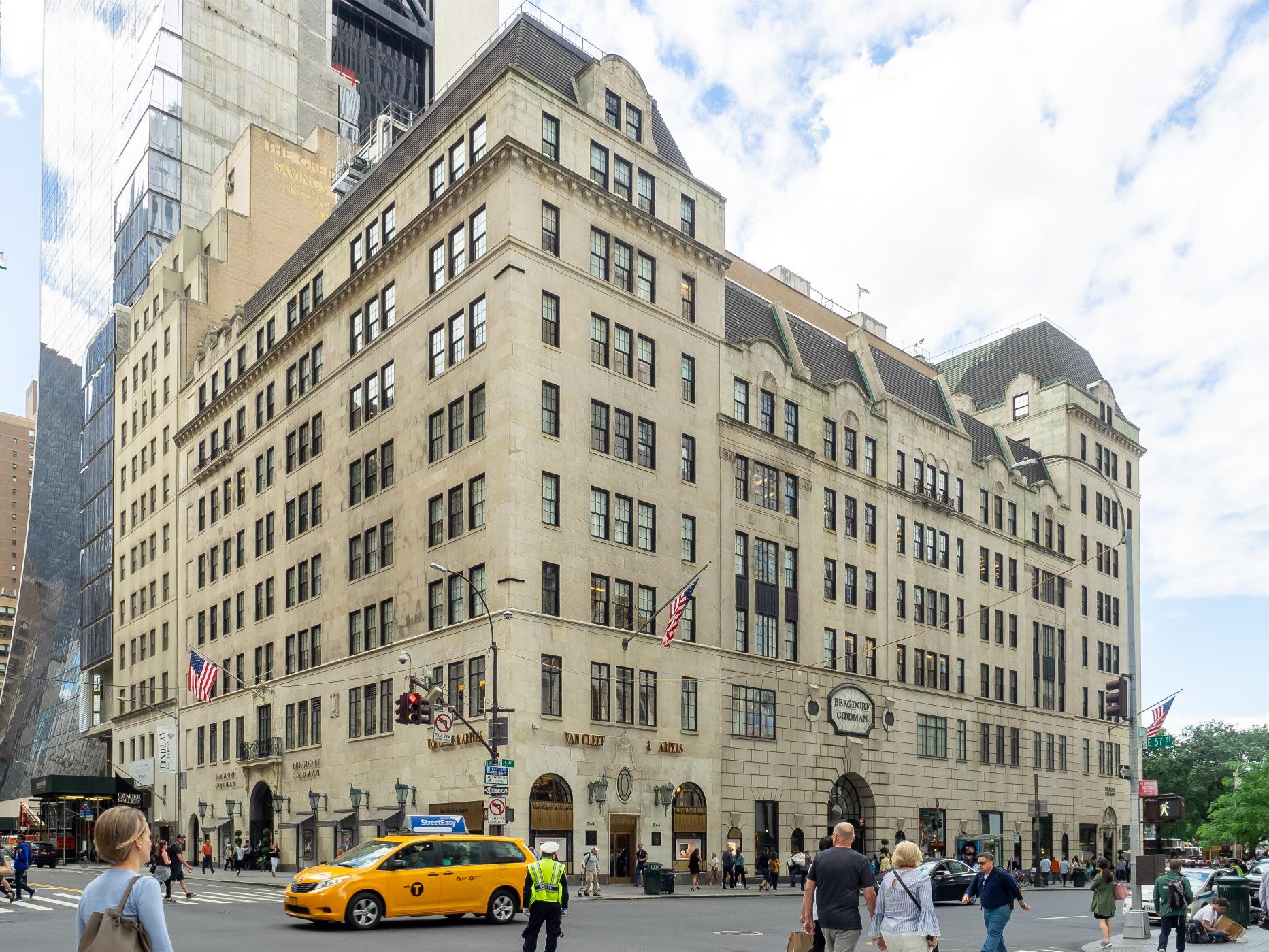 مركز تسوق Bergdorf Goodman تجربة لا مثيل لها في نيويورك