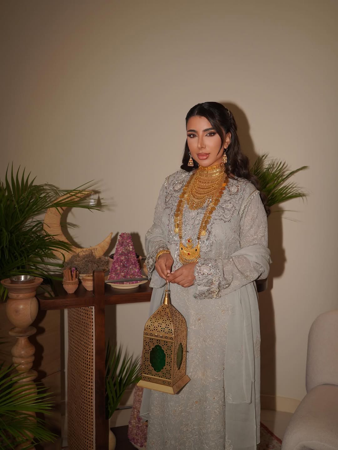 مريم الياسي بإطلالة تراثية إماراتية