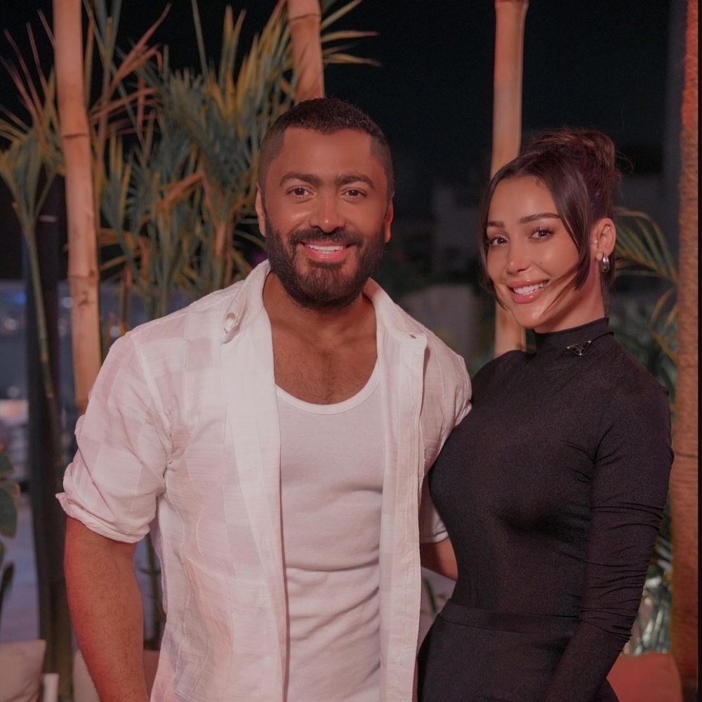 مساندة تامر حسني لوالدة أبنائه بسمة بوسيل