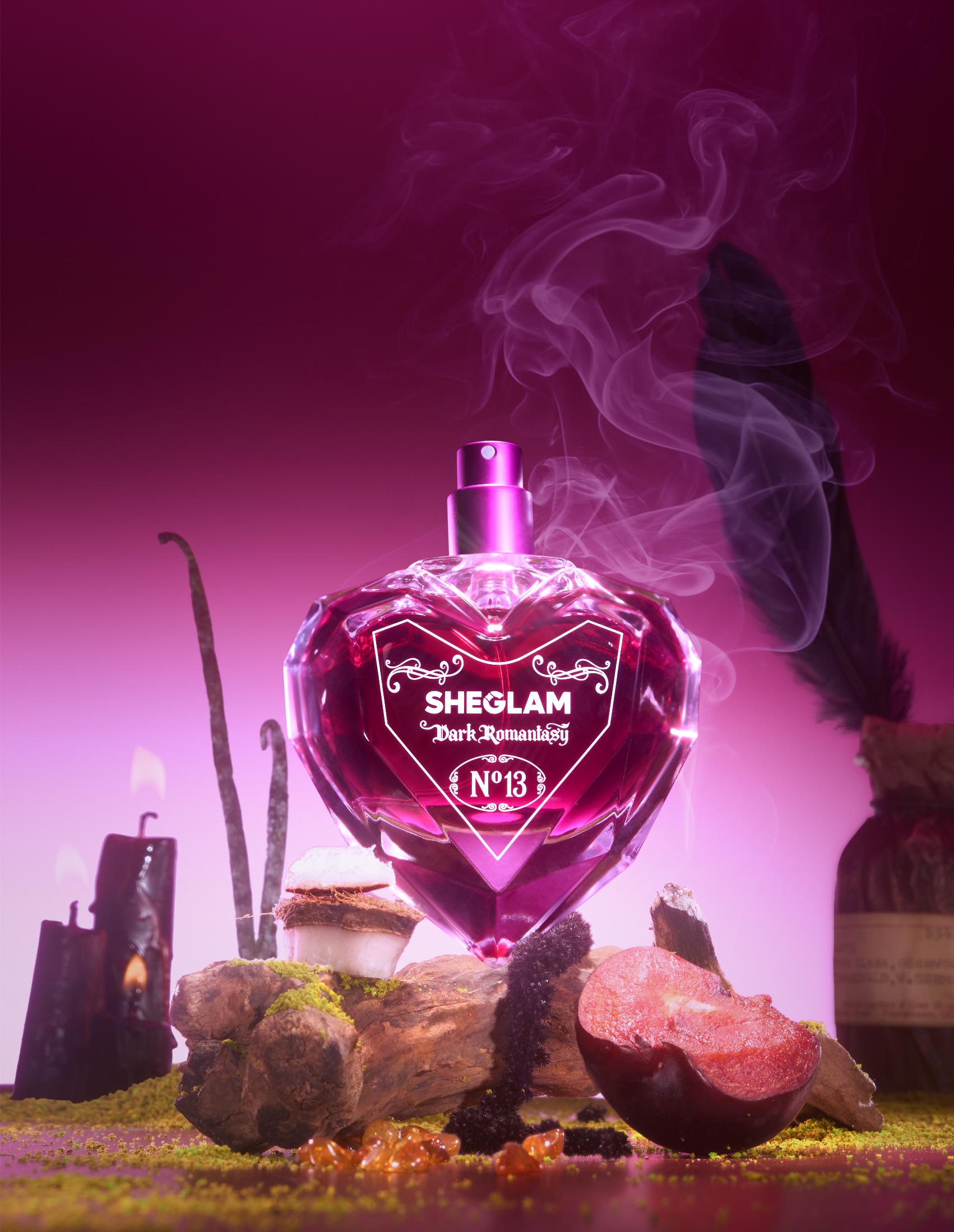 مستحضر Dark Romantasy Body Mist من SHEGLAM