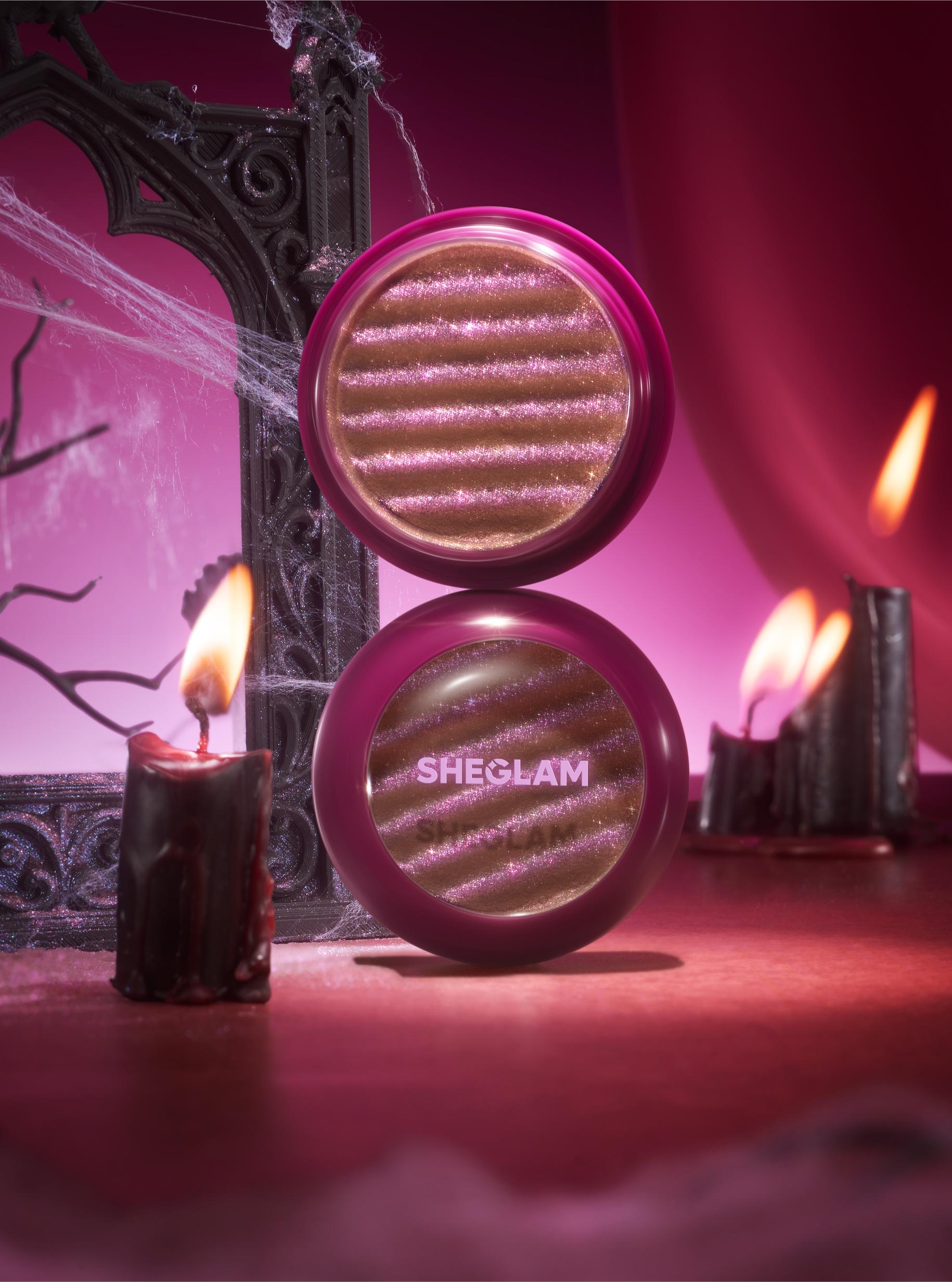 مستحضر Dark Romantasy Duochrome Eyeshadow من SHEGLAM