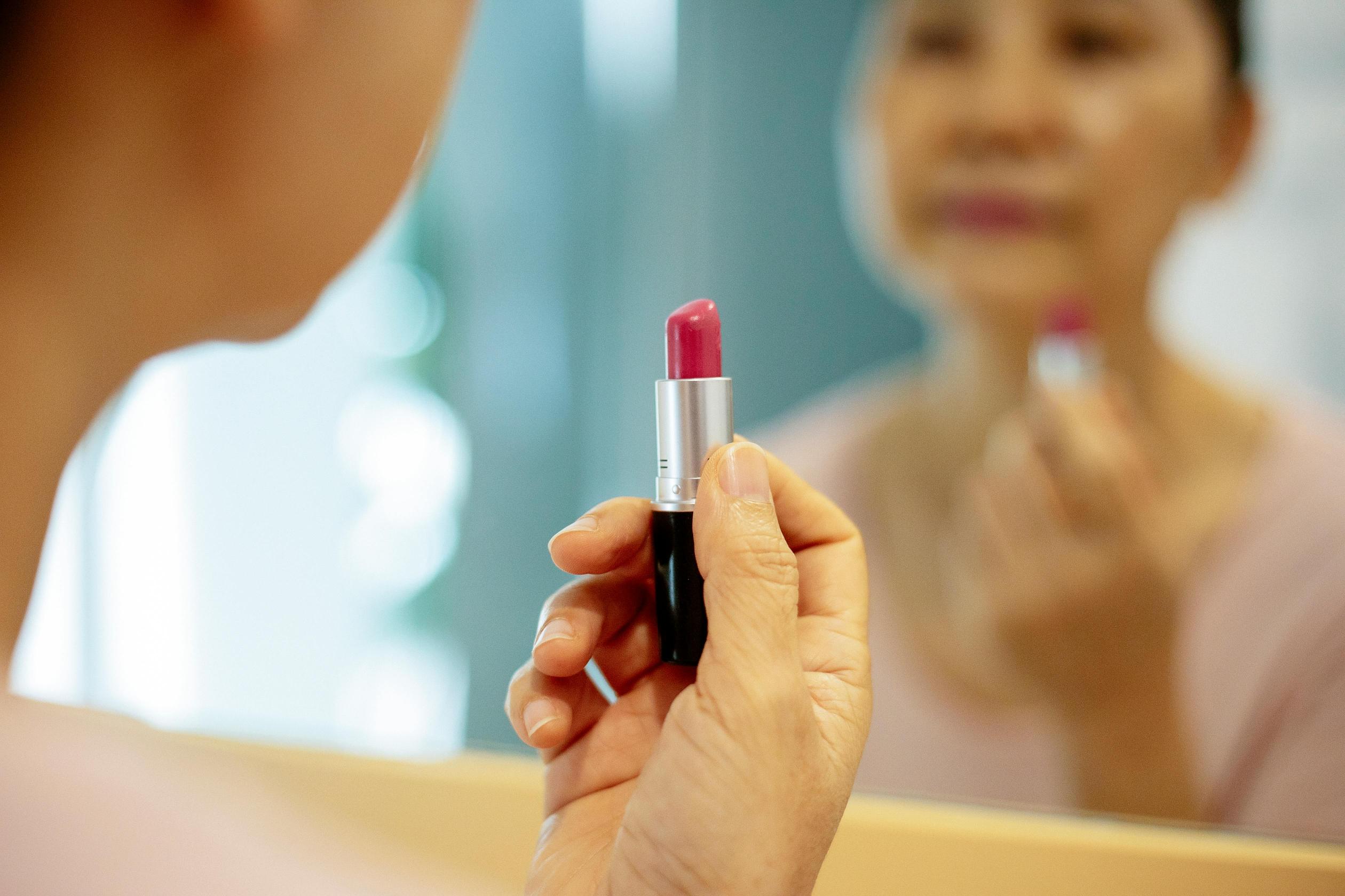 مستحضرات التجميل للبشرة الحساسة تحمي البشرة من التحسس (1)