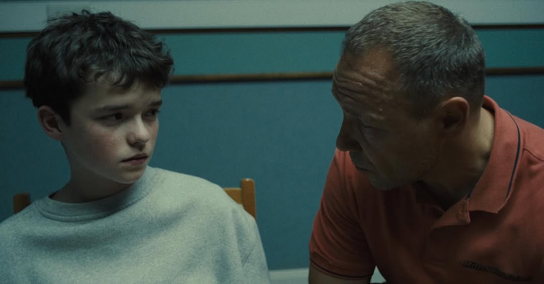 مسلسل "Adolescence" صاحب الـ8 جوائز إيمي