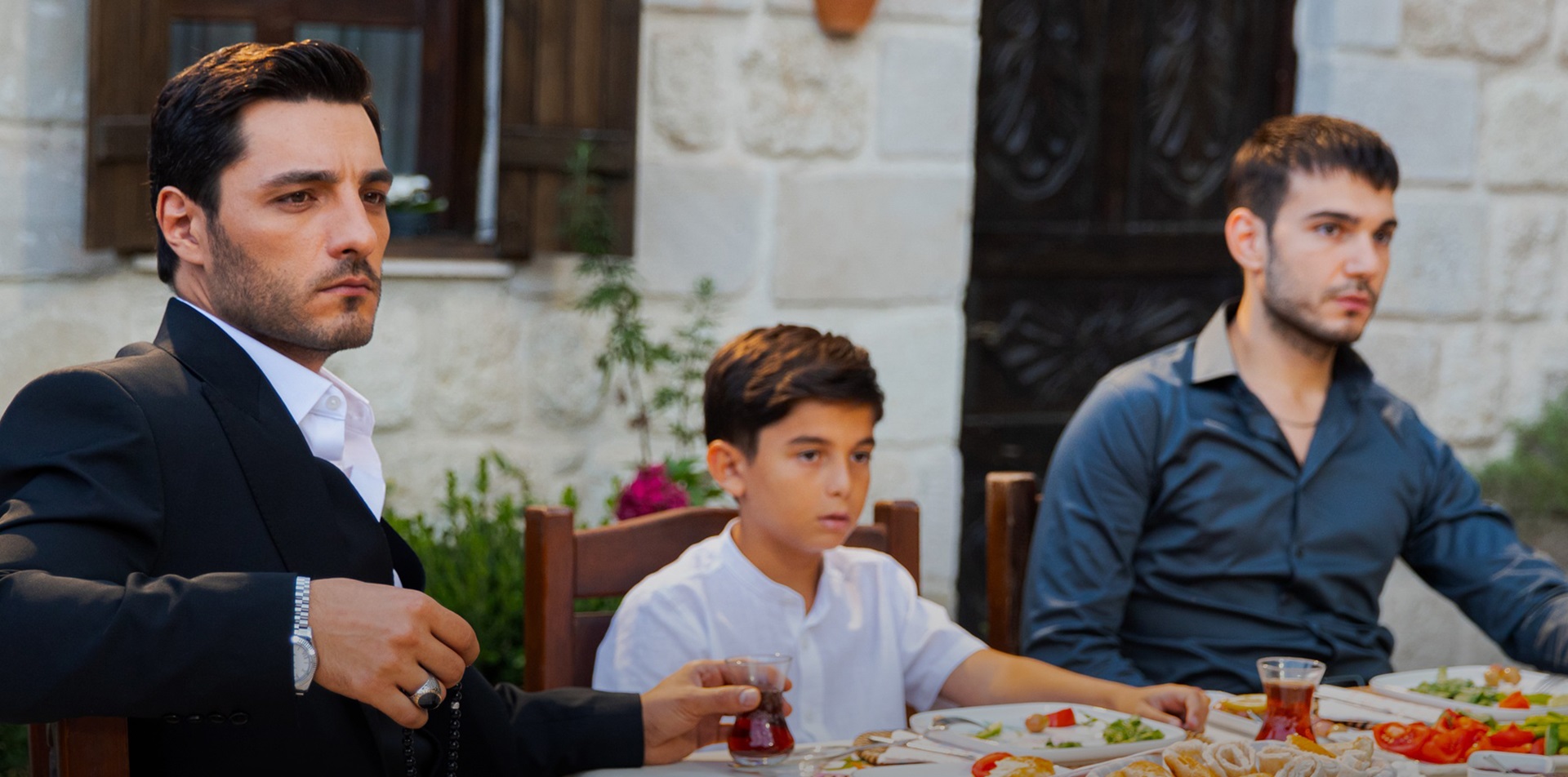 مسلسل Anne Yarısı نصف الأم في إزمير
