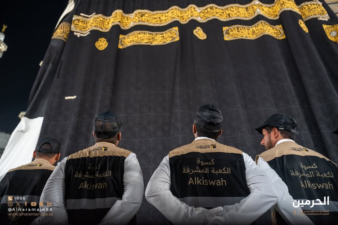 مشاركة (154) صانعا من الكوادر الوطنية المؤهلة في تغيير كسوة الكعبة