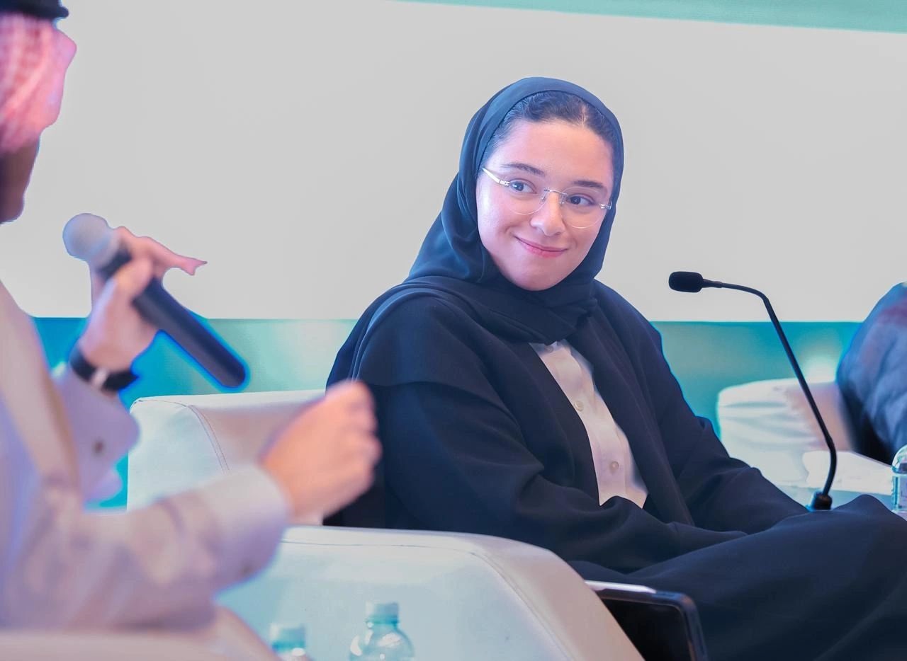 مشاركة رزان العقيل في جلسة ضمن فعاليات الملتقى الوطني الثالث لاستدامة المنشآت العائلیة