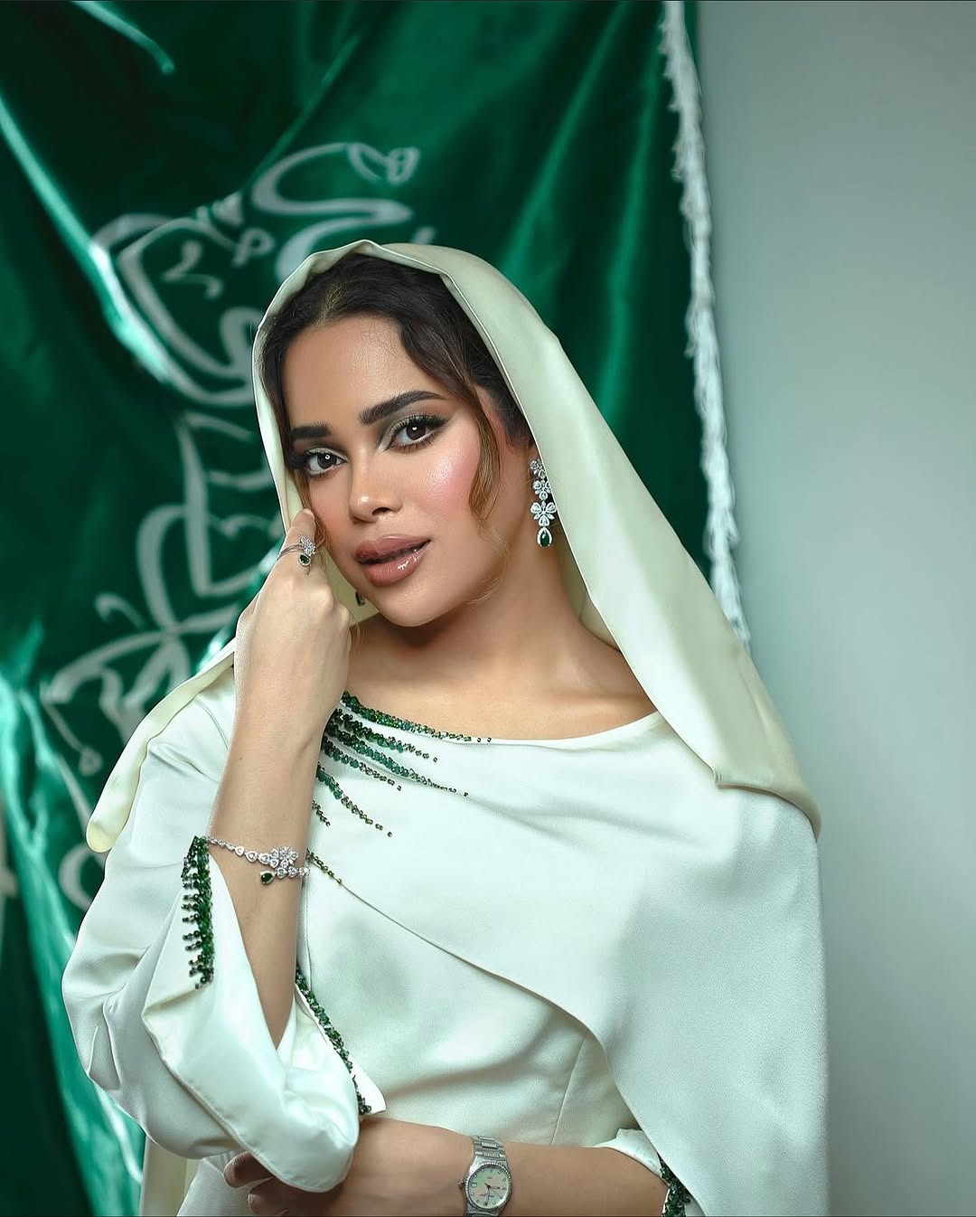 إطلالة مشاعل الشحي بميكاج عصري