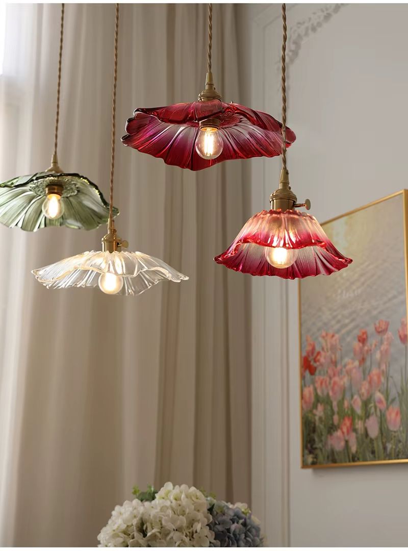 مصابيح متدلية عتيقة الطراز