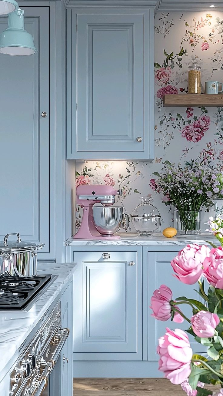 مطبخ بخزائن باللون الأزرق البوردة