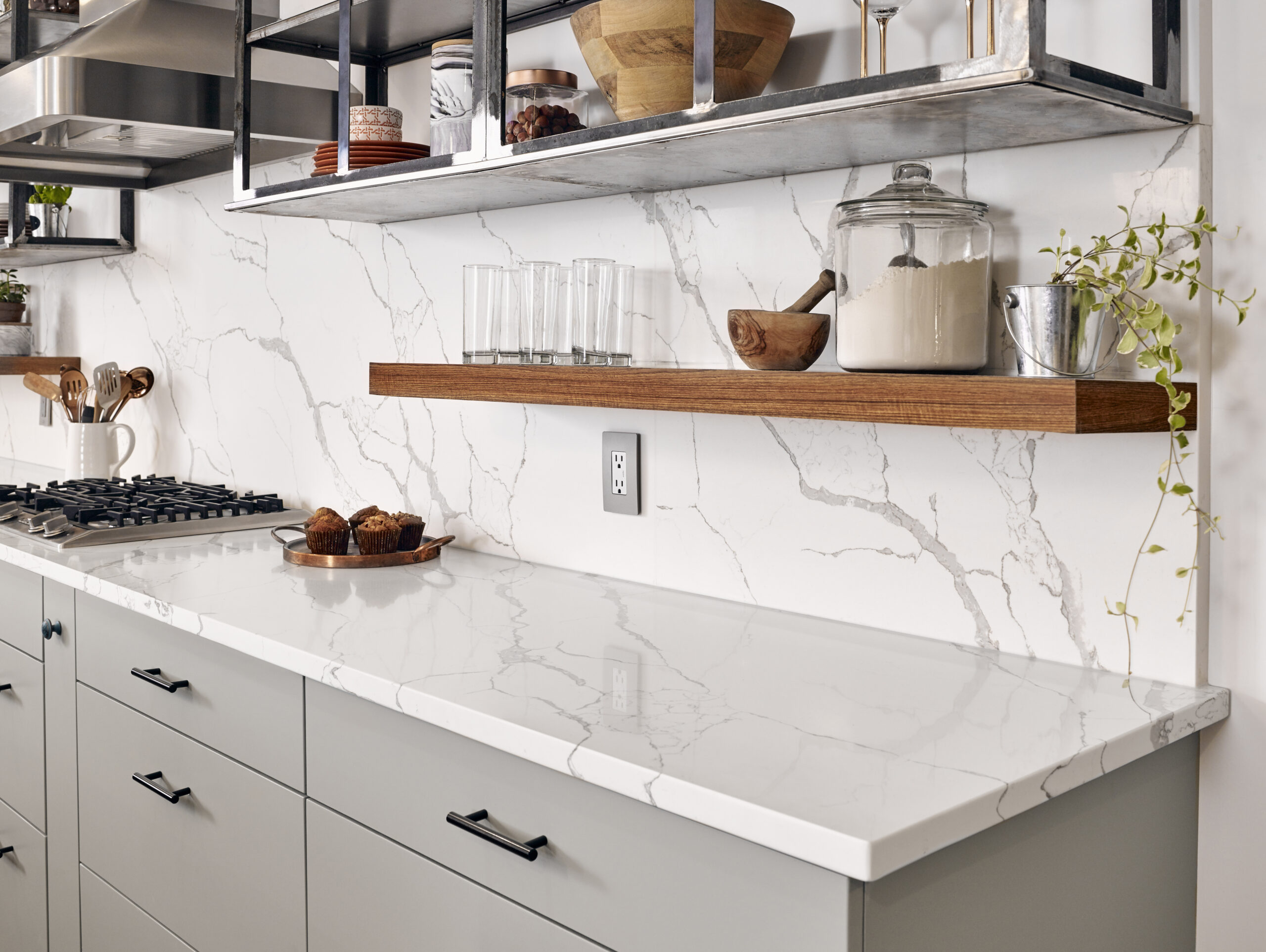 مطبخ بسطح عمل من الحجر الصناعي Engineered Stone
