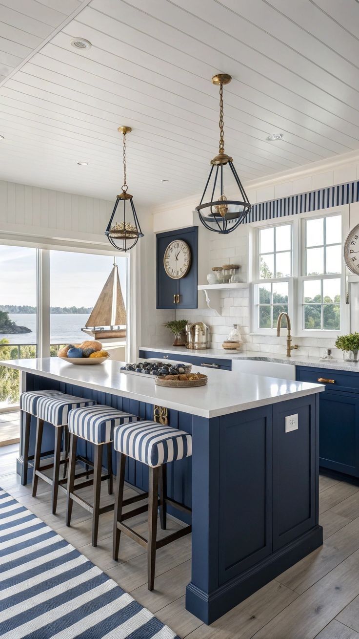 مطبخ بلوحة ألوان الأبيض والأزرق