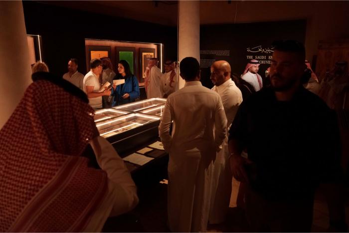 معرض سيفين ونخلة في متحف قصر المصمك في الرياض