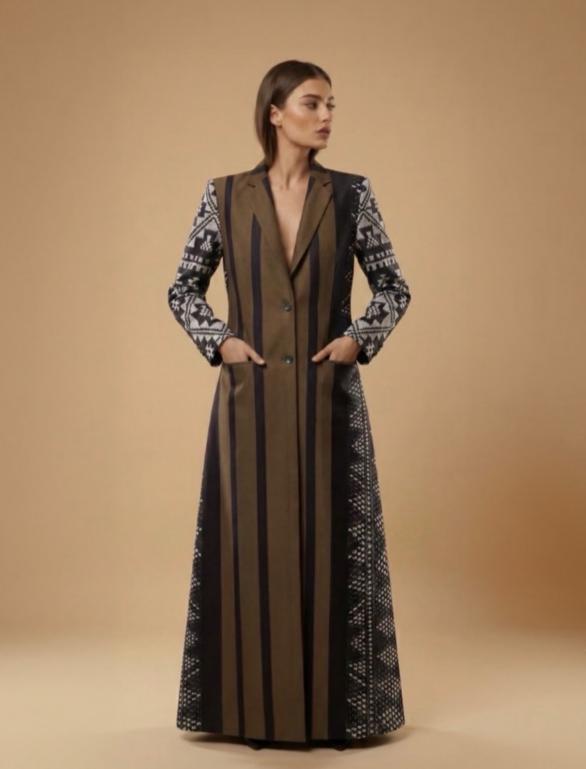 معطف معاصر بنقشة تقليدية من Aram Design