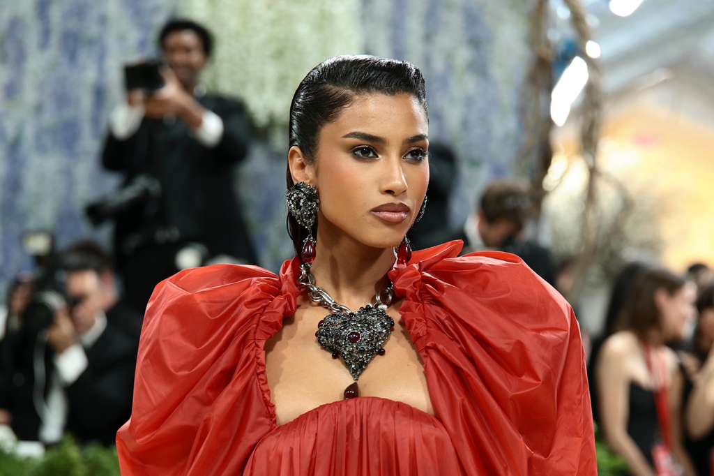 مكياج إيمان همام في Met Gala 2026 بعدسة فنية من خبيرة المكياج السعودية المغربية آية طارق