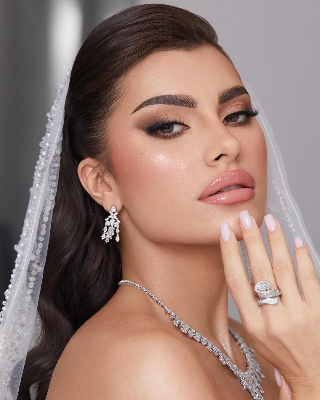 مكياج عروس من خبيرة التجميل نجلاء الحميد