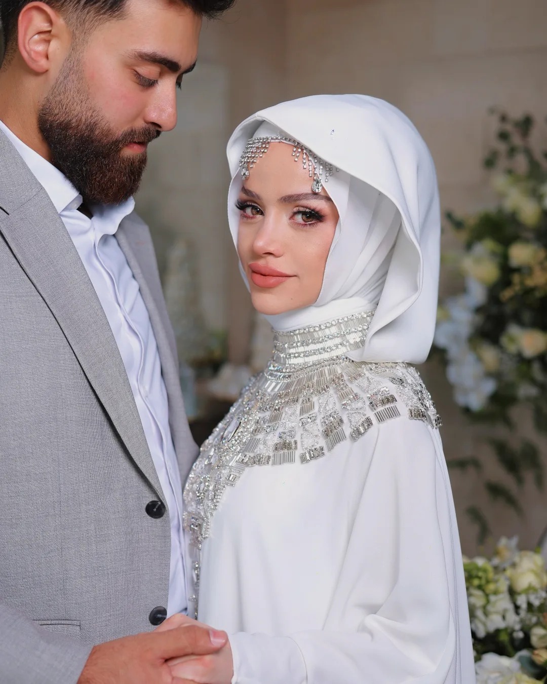 مكياج ناعم لفت الأنظار إلى جمال العروس عبير الصغير
