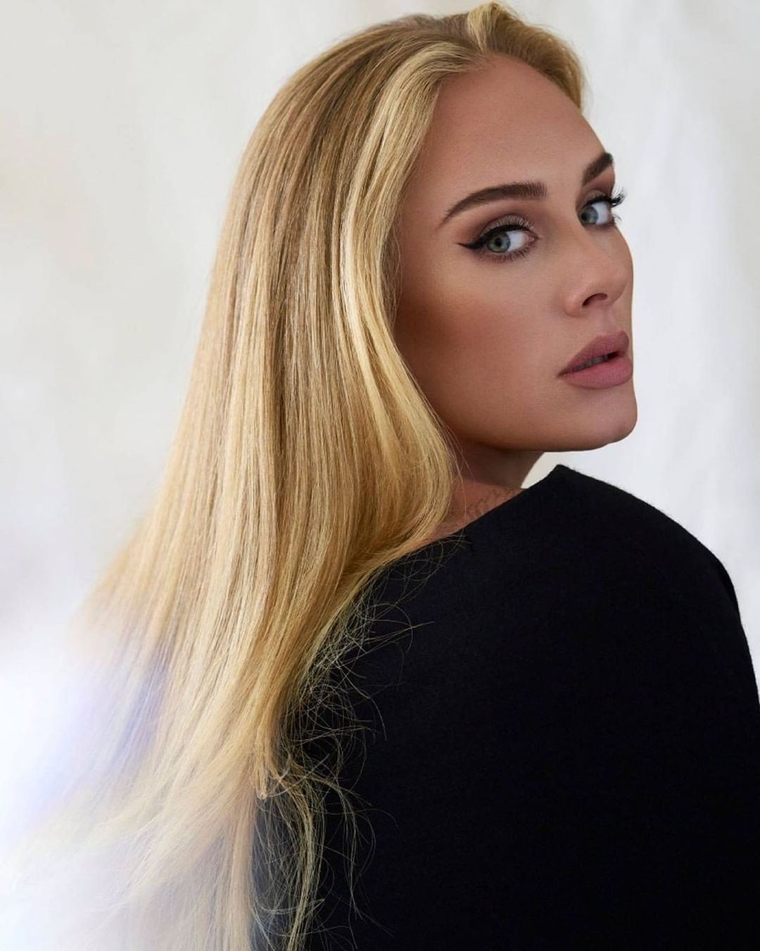 مكياج وتسريحات شعر اديل الملفتة