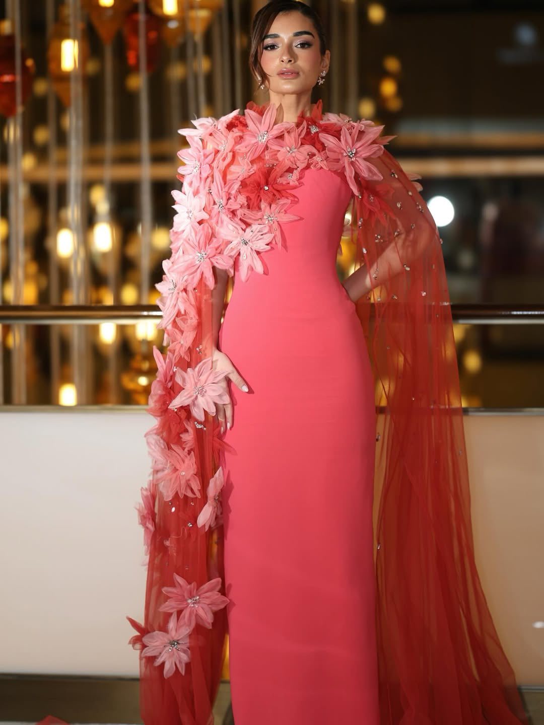 ملك أحمد زاهر بمجوهرات أنثوية ناعمة من إبداعات Roberto Coin