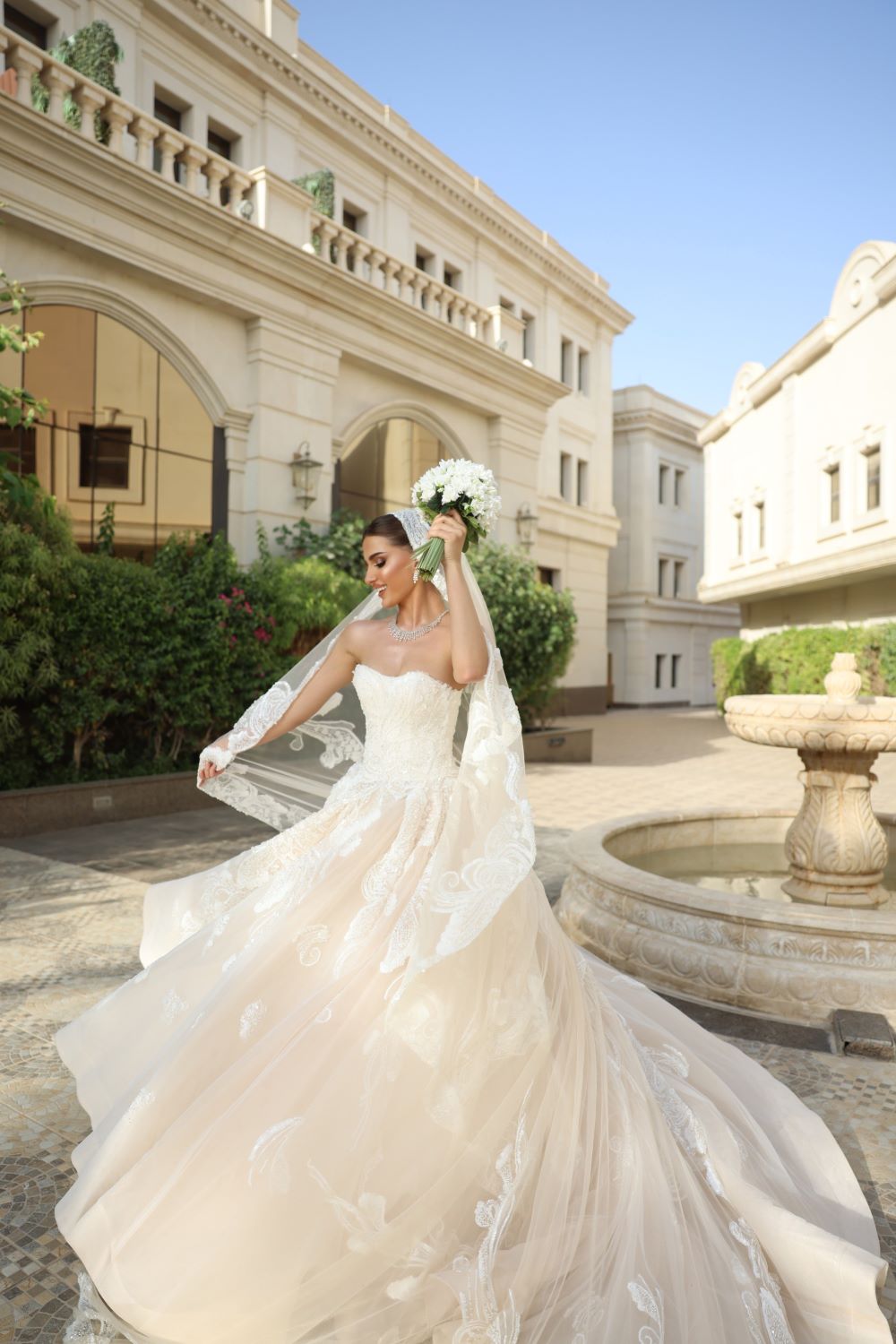 من اطلالات العرايس من مصففة الشعر نرجس مصطفى