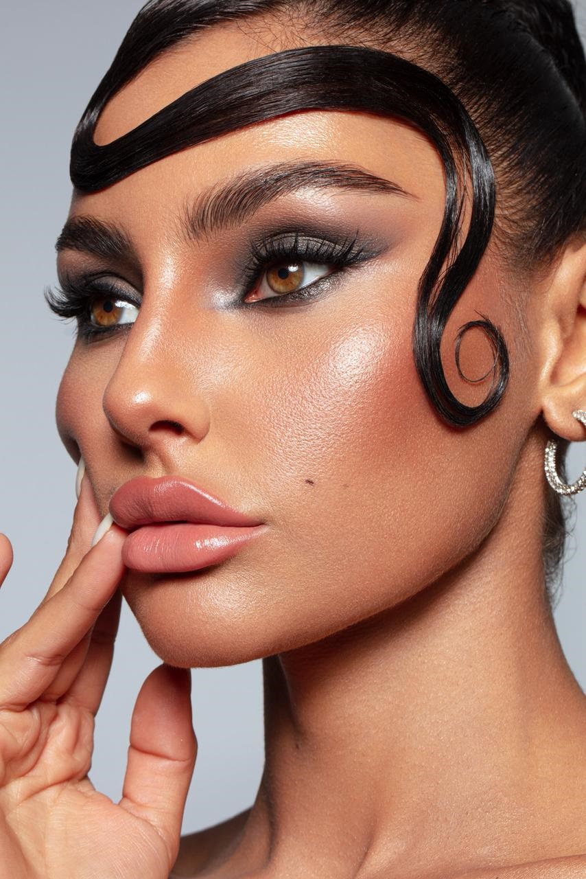 من اطلالات المكياج من خبيرة التجميل السعودية ندى ناصر