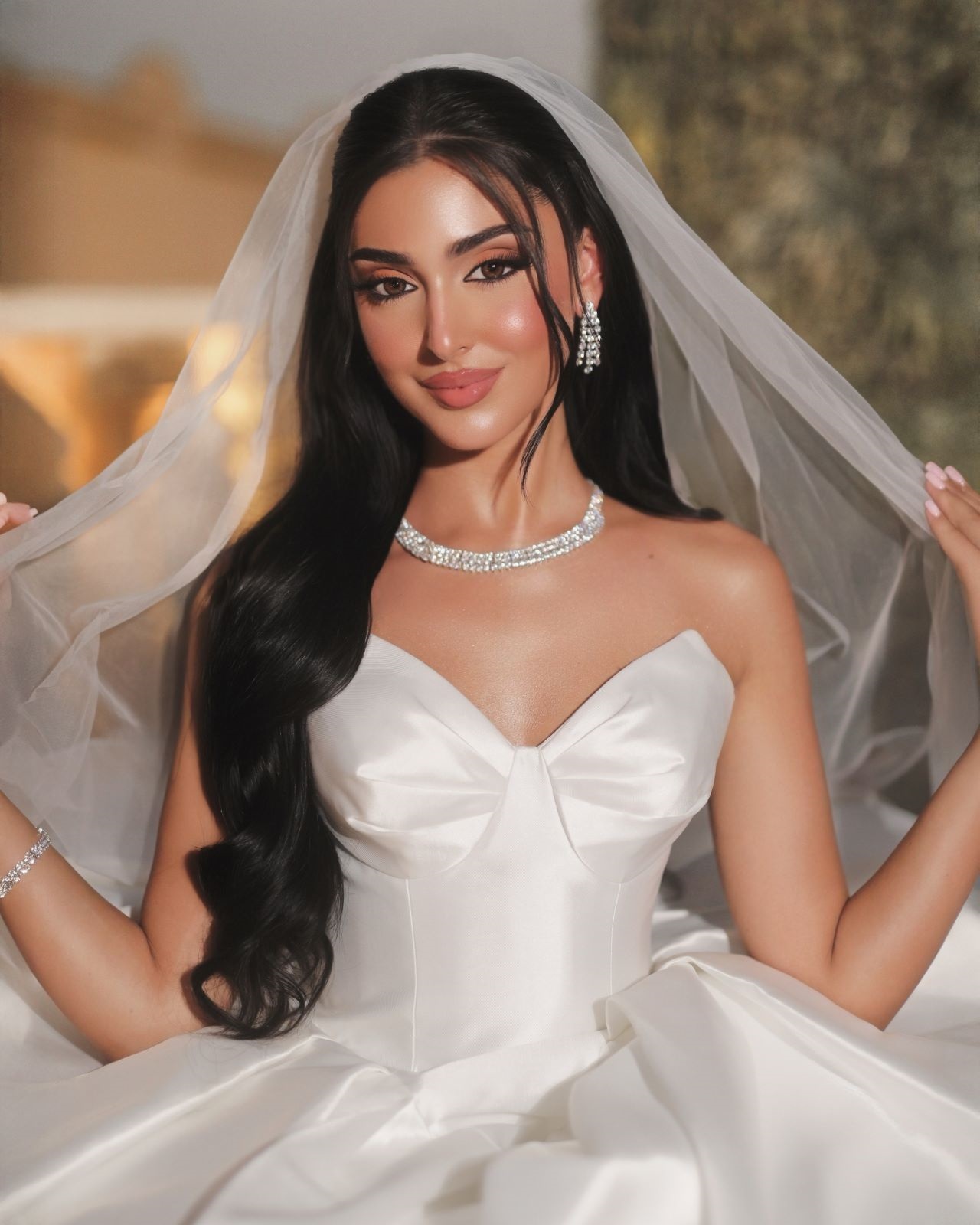 من اطلالات خبيرة التجميل المتخصصة بالعرايس نور خطاب