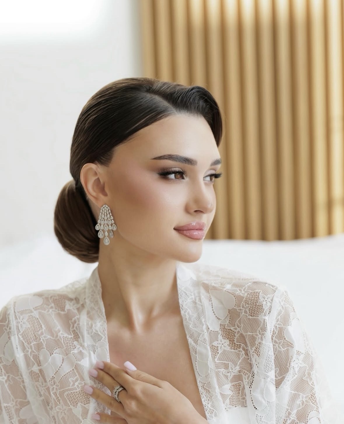 من التسريحات المرفوعة من مصففة الشعر رنا نزيه