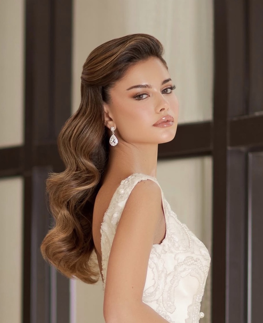 من التسريحات المنسدلة من مصففة الشعر رنا نزيه (1)