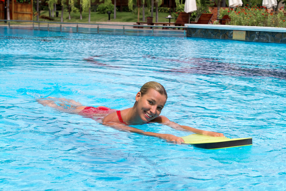 من الضروري الحصول على بعض الأساسيات قبل البدء بالتمارين المائية