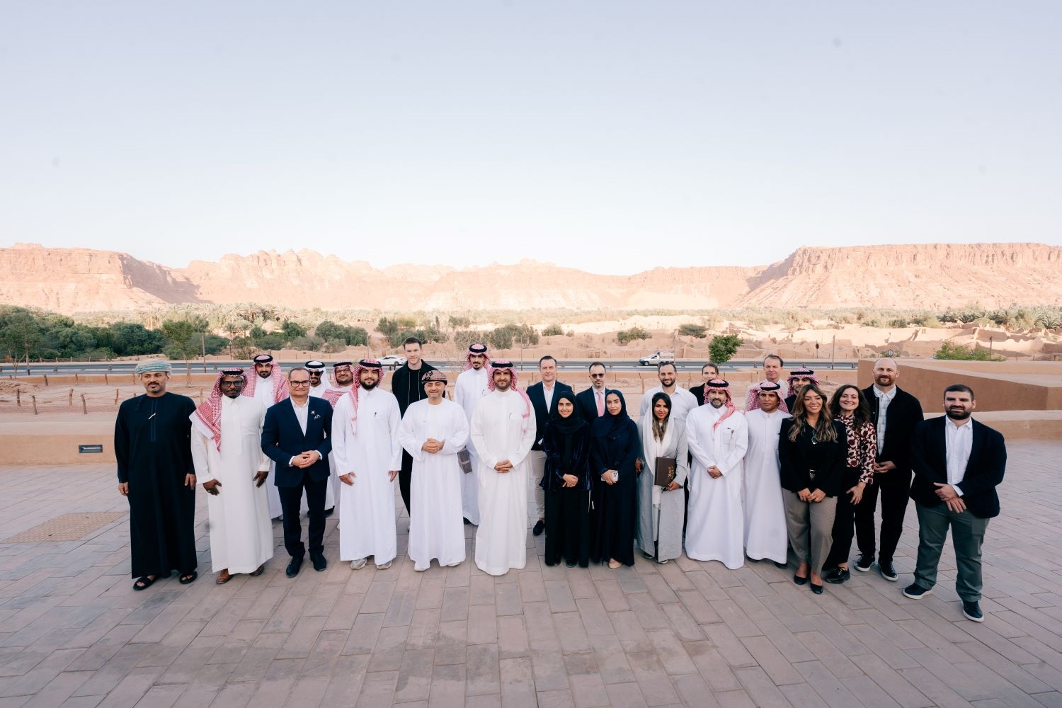 من تدشين دار أمواج بيت اللبان المؤقّت على دروب طريق البخور العريق في العلا