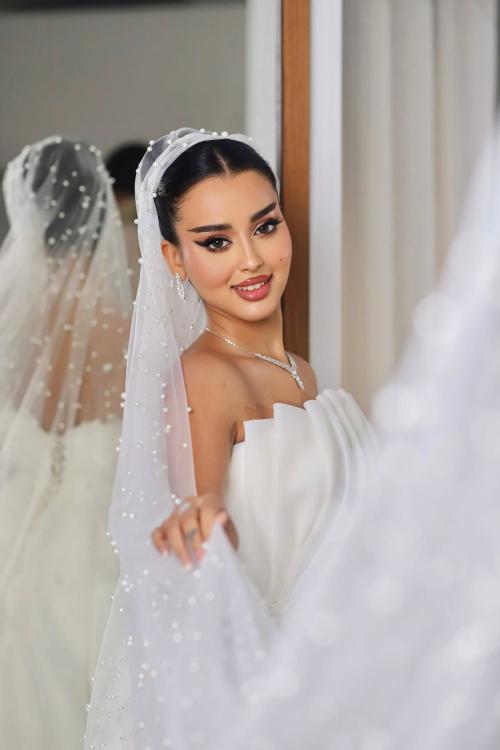 من تسريحات العرايس من المتخصصة في المكياج وتصفيف الشعر  بيان البطحي