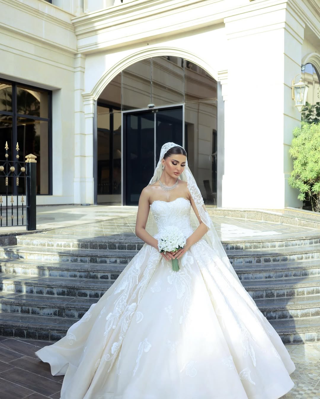 من تسريحات العرايس من خبيرة ومصففة الشعر نرجس مصطفى