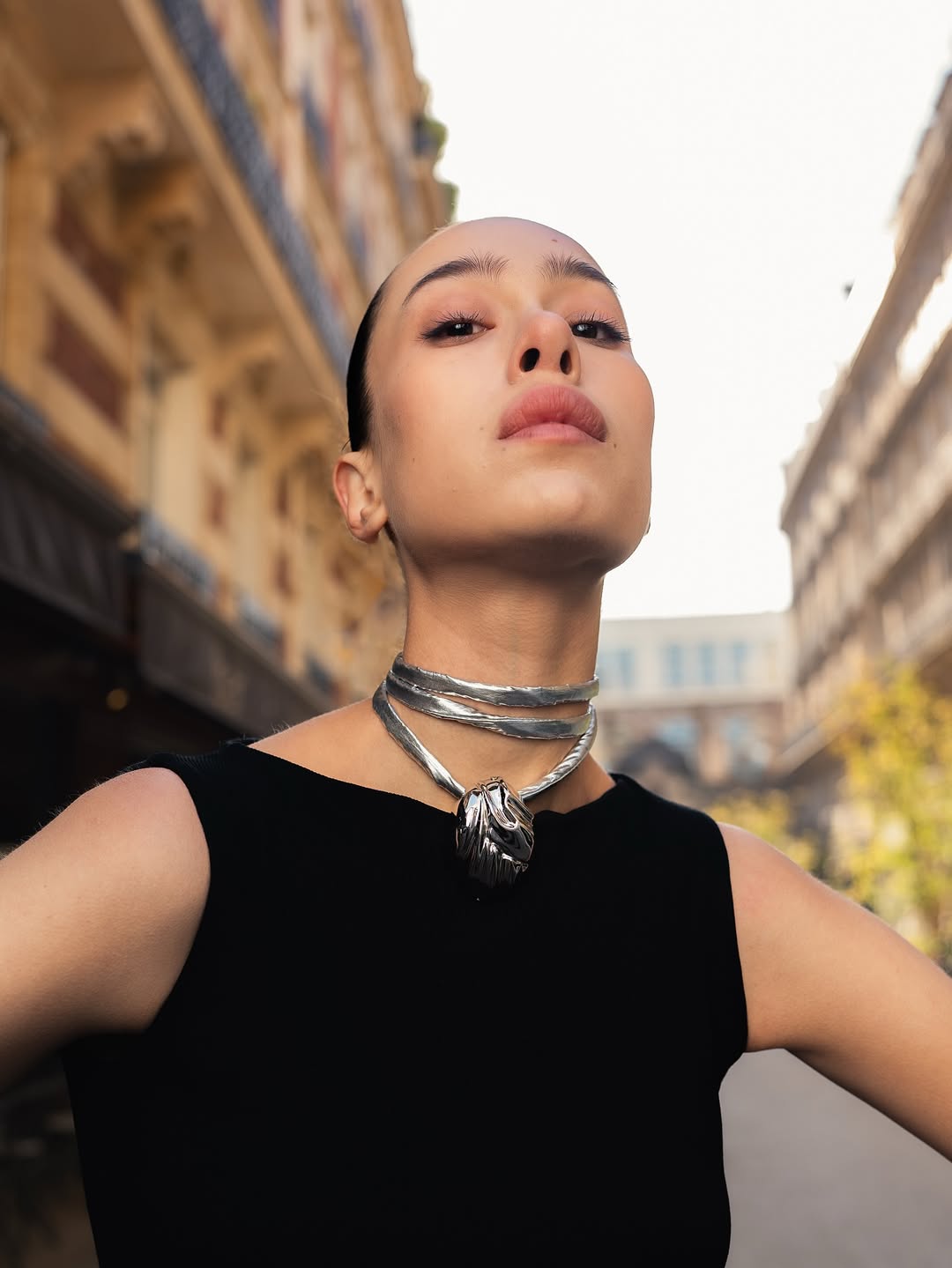 من تصاميم علامة APOA