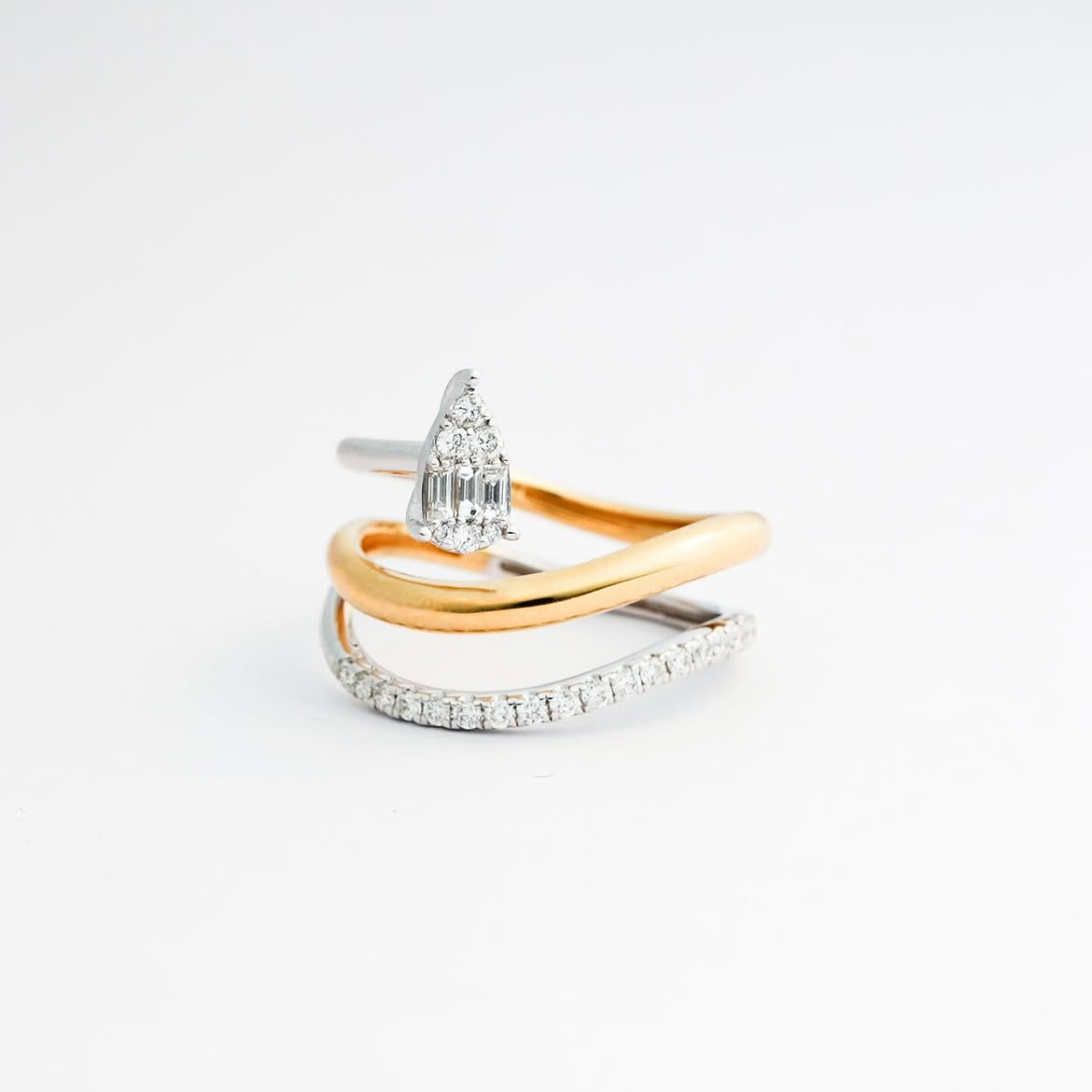 من تصاميم علامة JOHARA JEWELRY
