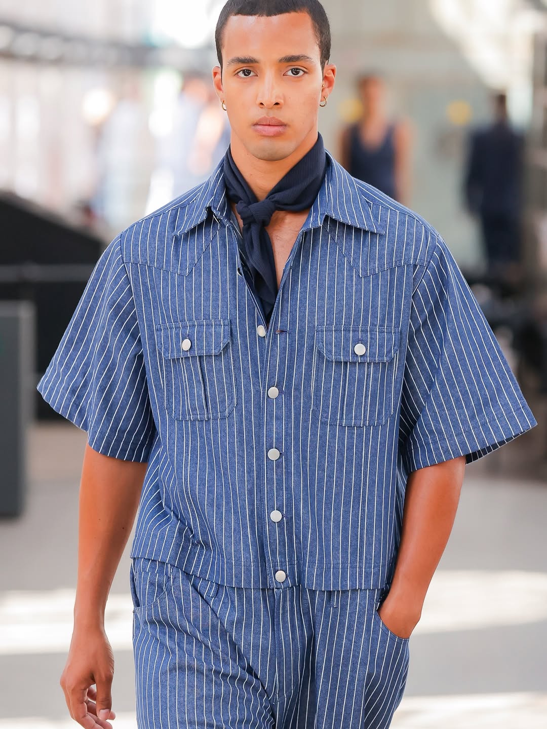 من تصاميم مجموعة المصممة دانة أبو أحمد على منصة Portugal Fashion