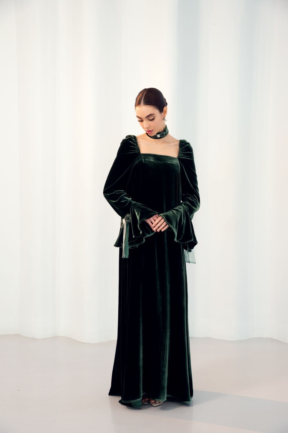 من تصاميم مجموعة زينا بتوقيع المصممة السعودية رشا بلال