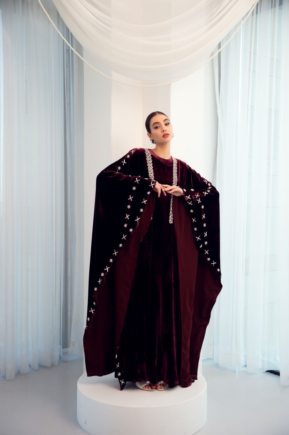 من تصاميم مجموعة زينا من المصممة رشا بلال لموسم رمضان وعيد 2026