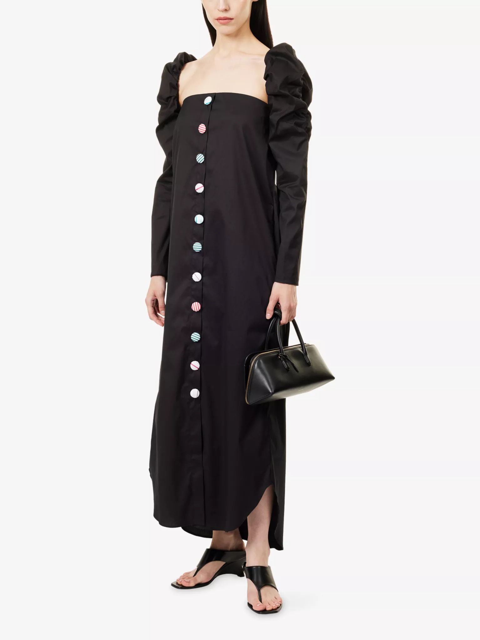 من تصاميم Reem Alkanhal المعروضة ضمن مبادرة Saudi_ Sky’s The Limit في Selfridges لندن (6)