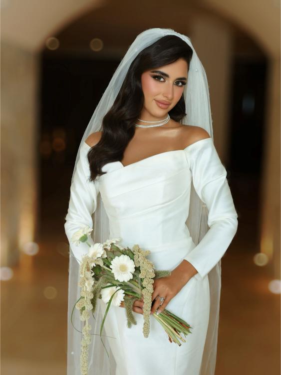 من تصوير العرايس بكاميرا المصورة سحر الصالح