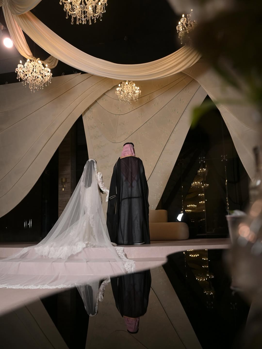 من تصوير حفلات الزفاف بكاميرا المصورة منى الباز